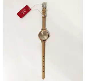 Стильные бежевые наручные часы женские. С блестящим ремешком. В чехле. Модель 17477